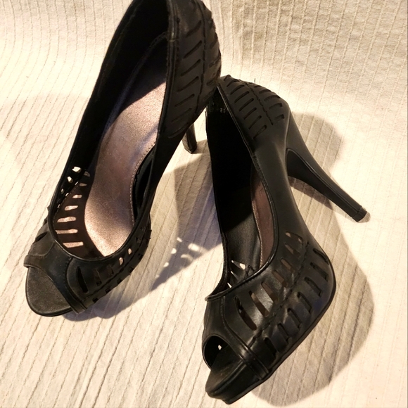 Rampage Peek-a-boo Platform Heels - Picture 4 of 5